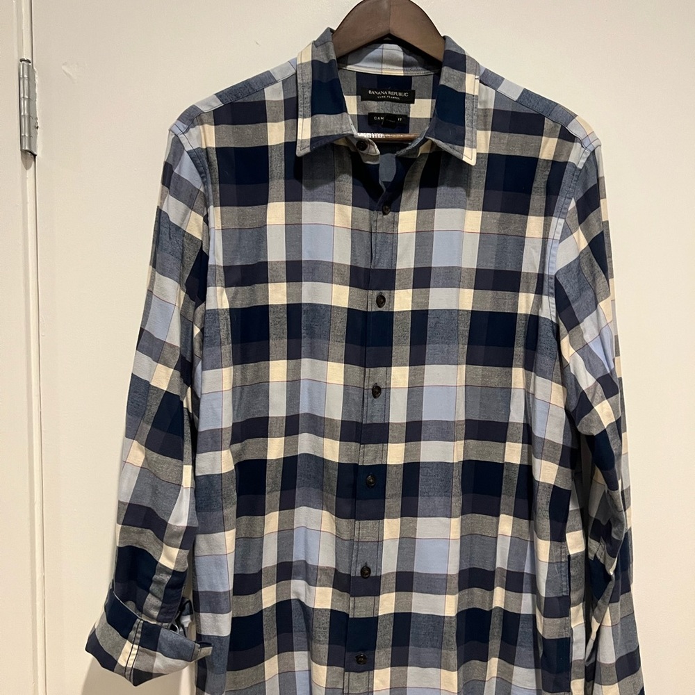Banana Republic Men’s Large lux flannel Camden fit casual button down shirt